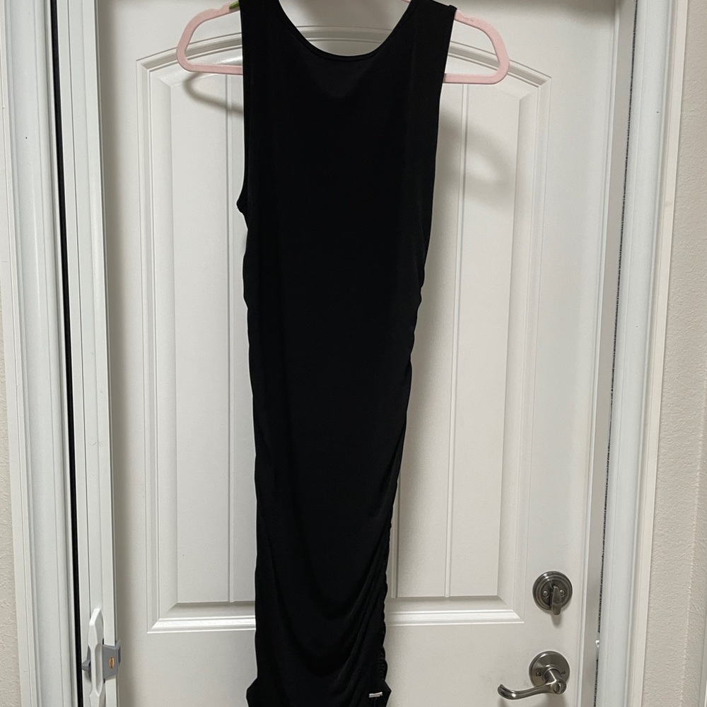 Michael Kors Body Con Dress, Black. Adjustment Ruching on both sides. Size Large